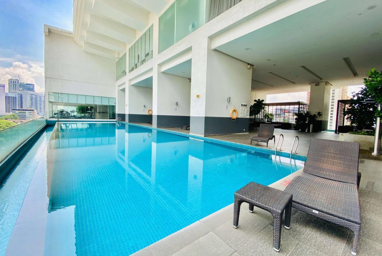 Ramada By Wyndham Centre Hotel 4*